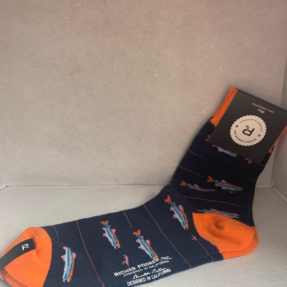 Salmon fish blue socks with orange confort